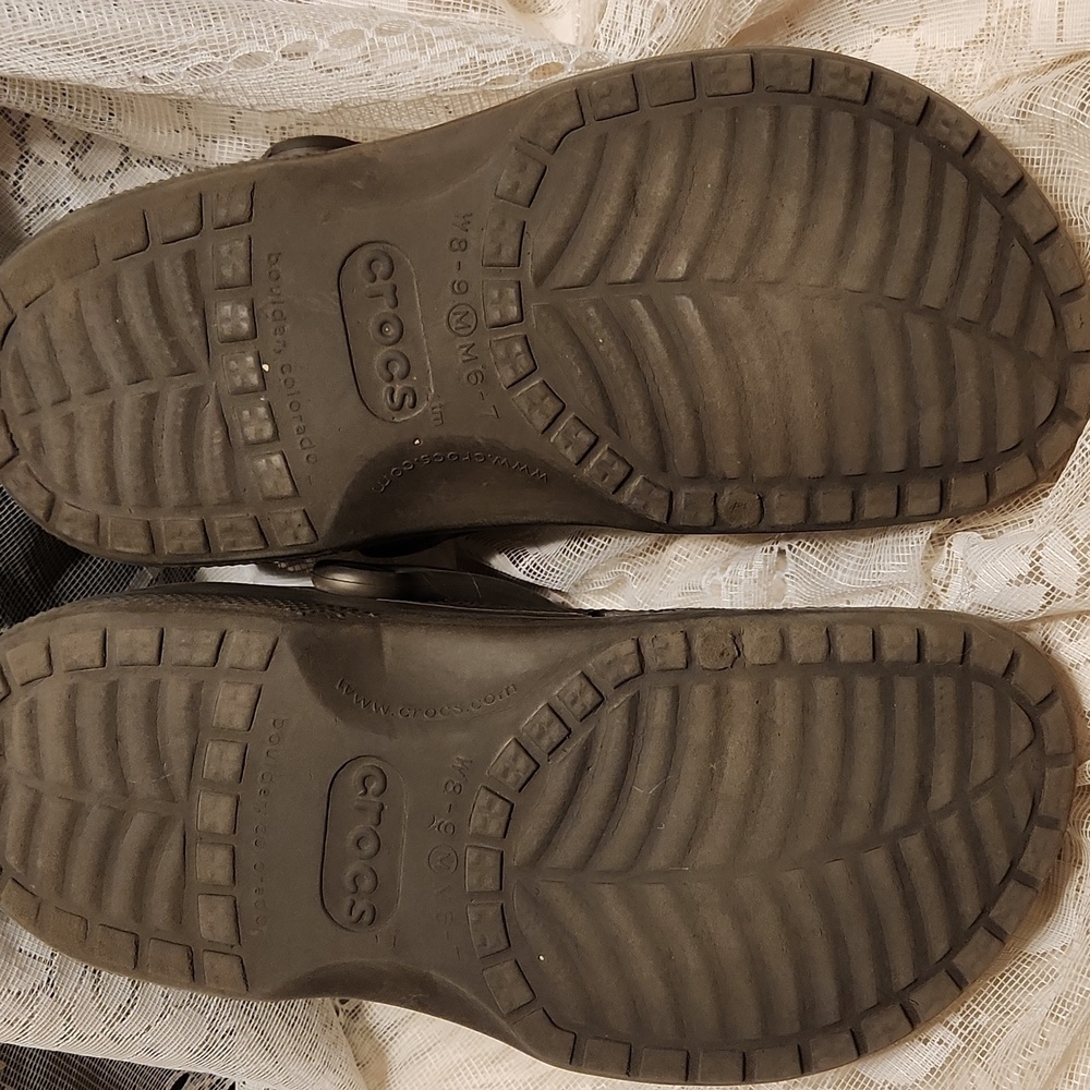 EMBELLISHED CROCS! SUPER CUTE 😍 NO ONE ELSE HAS A PAIR!!! 8W/6M - Picture 4 of 6